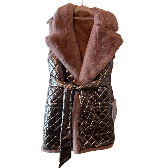 Furious Fur® ‘Delilah’ Reversible Vest (Small, Pink/Silver) NEW WITH TAGS - Picture 3 of 7